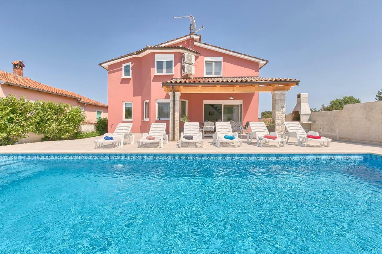 Holiday Nikol Ferienhaus Pula