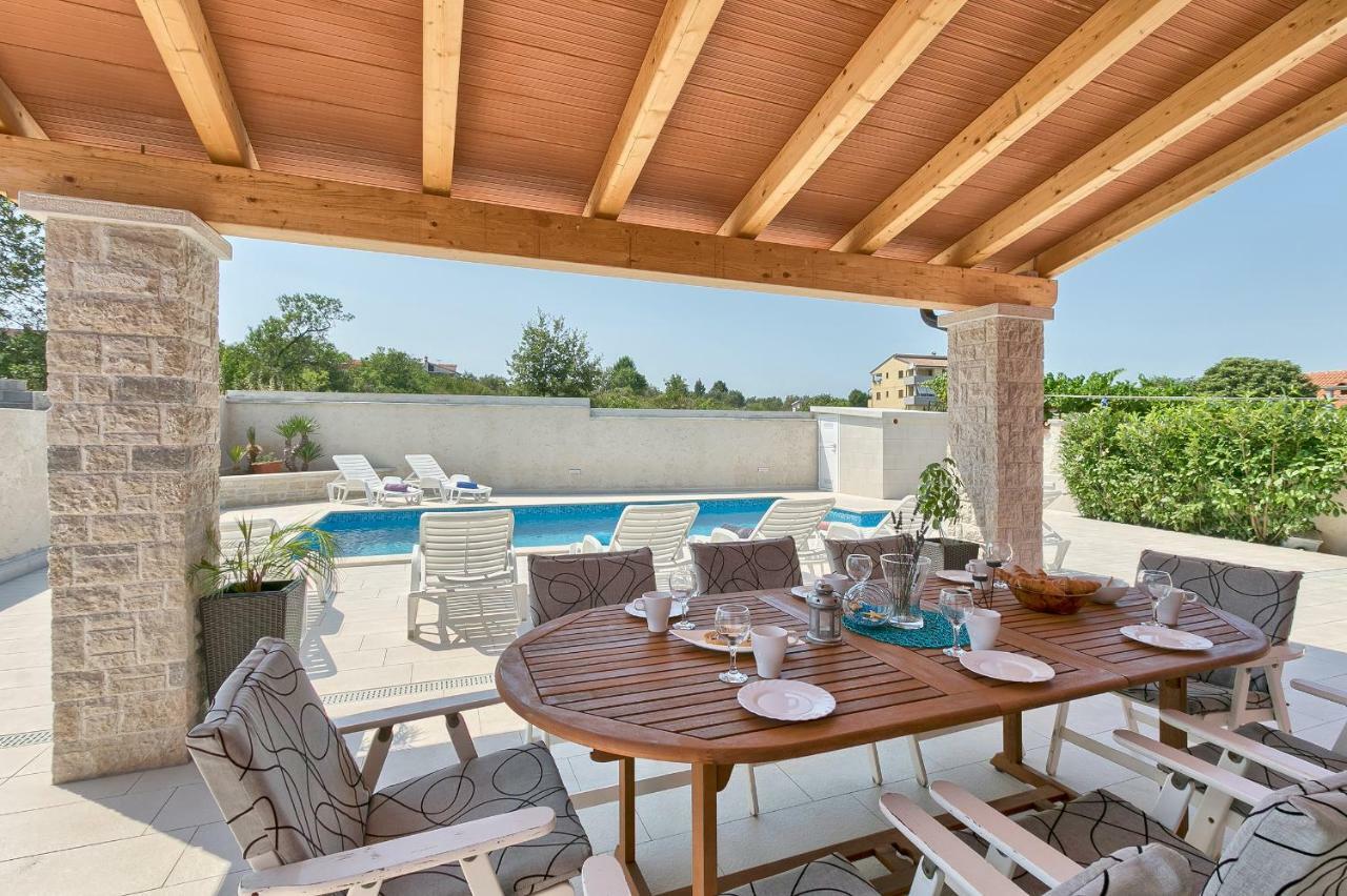 Ferienhaus Holiday Nikol Pula